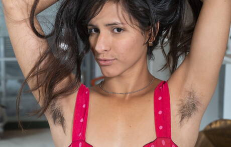 We Are Hairy are proud to present you with a free photos featuring Pamela unveiling superb shape