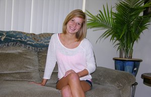 True Amateur Models are pleased to offer you xxx pictures featuring Lexi L. exhibit beautiful body