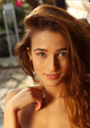 MPL Studios are proud to present you with xxx pics featuring Layla demonstrating hot form